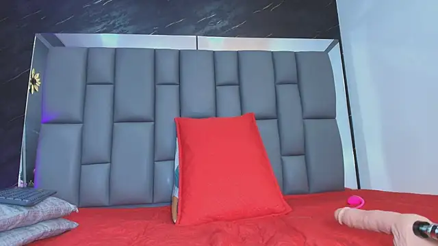 Snapshot of Roxana_gomez chatting on 3, 10, 2025 Roxana gomez online show from 3, 10, 2025