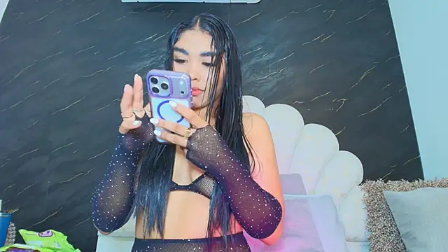 Snapshot of Roxana_gomez chatting on 11, 5, 2026 Roxana gomez online show from 11, 5, 2026