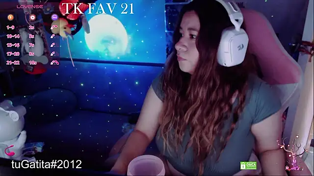 Pink girl0n online show from 23, 3, 2026