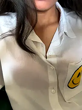 Snapshot of modelnishu chatting on 3, 11, 2025 modelnishu online show from 3, 11, 2025