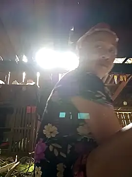 Snapshot of Mamapm20 chatting on 24, 9, 2025 Mamapm20 online show from 24, 9, 2025