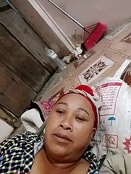 Snapshot of Mamapm20 chatting on 11, 10, 2025 Mamapm20 online show from 11, 10, 2025