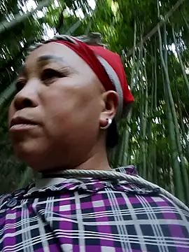 Snapshot of Mamapm20 chatting on 30, 11, 2025 Mamapm20 online show from 30, 11, 2025