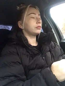 Snapshot of Reina_Cummings chatting on 7, 10, 2025 Reina Cummings online show from 7, 10, 2025