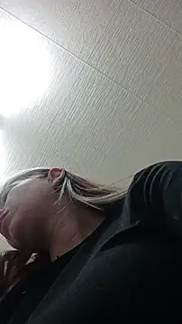 Snapshot of Reina_Cummings chatting on 7, 1, 2026 Reina Cummings online show from 7, 1, 2026