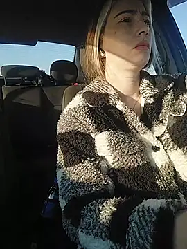 Snapshot of Reina_Cummings chatting on 27, 2, 2026 Reina Cummings online show from 27, 2, 2026