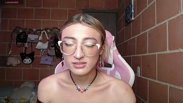 Andrea camilaaa online show from 9, 5, 2026