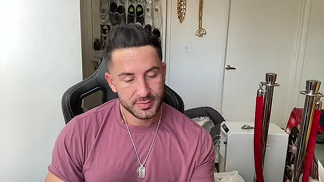 brettmycles28 online show from 11, 6, 2026