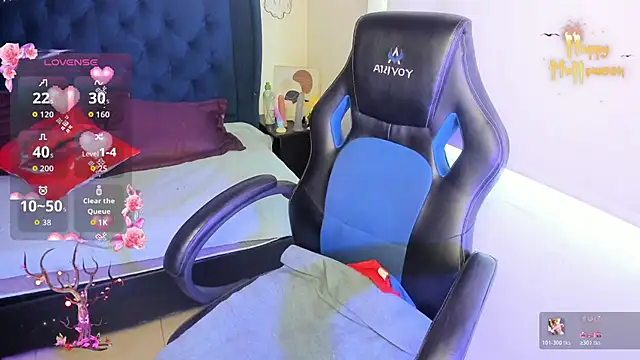 Snapshot of LucyPetit chatting on 25, 10, 2025 LucyPetit online show from 25, 10, 2025