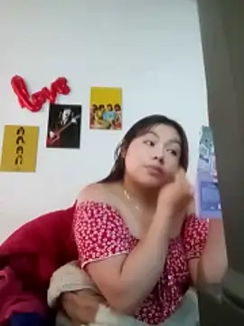 Snapshot of LucyPetit chatting on 29, 11, 2025 LucyPetit online show from 29, 11, 2025