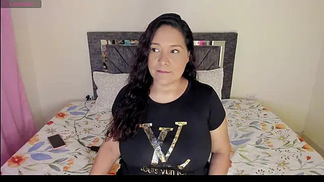 Laurasofia01 online show from 12, 3, 2026