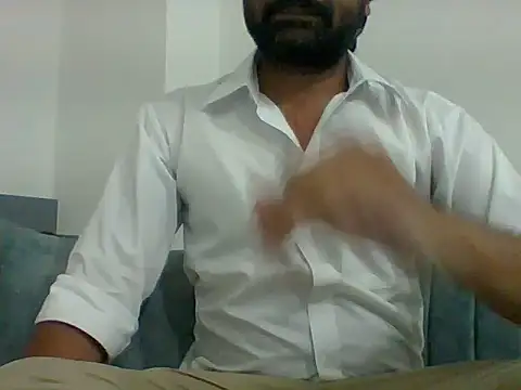Snapshot of autophile-indian chatting on 25, 11, 2025 autophile-indian online show from 25, 11, 2025