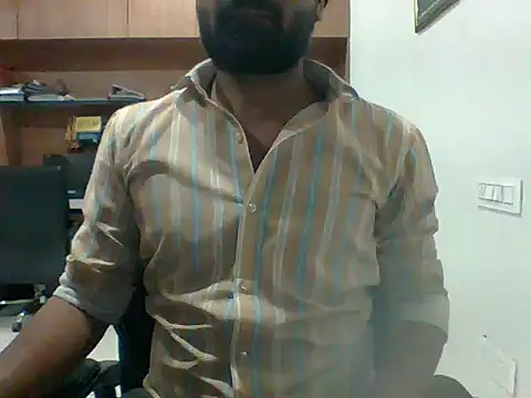 Snapshot of autophile-indian chatting on 4, 12, 2025 autophile-indian online show from 4, 12, 2025