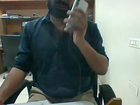 Snapshot of autophile-indian chatting on 19, 12, 2025 autophile-indian online show from 19, 12, 2025