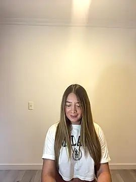 Zara Ross online show from 5, 10, 2025