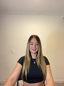Snapshot of Zara_Ross chatting on 14, 7, 2026 Zara Ross online show from 14, 7, 2026