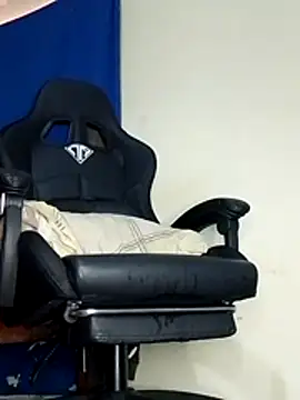 Snapshot of Bosssweet22cm chatting on 4, 12, 2025 Bosssweet22cm online show from 4, 12, 2025