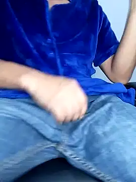 Snapshot of Bosssweet22cm chatting on 3, 2, 2026 Bosssweet22cm online show from 3, 2, 2026