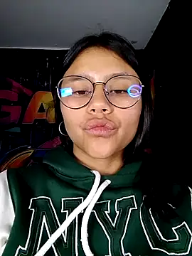 SofieLove 01 online show from 16, 4, 2026