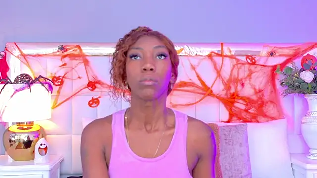 MadeleineHocker online show from 28, 10, 2025