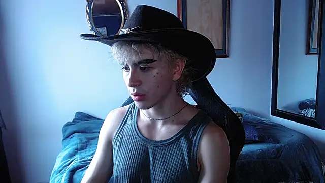 Snapshot of DanteObscuro chatting on 19, 11, 2025 DanteObscuro online show from 19, 11, 2025