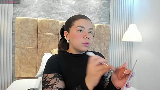 Snapshot of leilapons chatting on 26, 10, 2025 leilapons online show from 26, 10, 2025