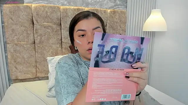 Snapshot of leilapons chatting on 8, 11, 2025 leilapons online show from 8, 11, 2025