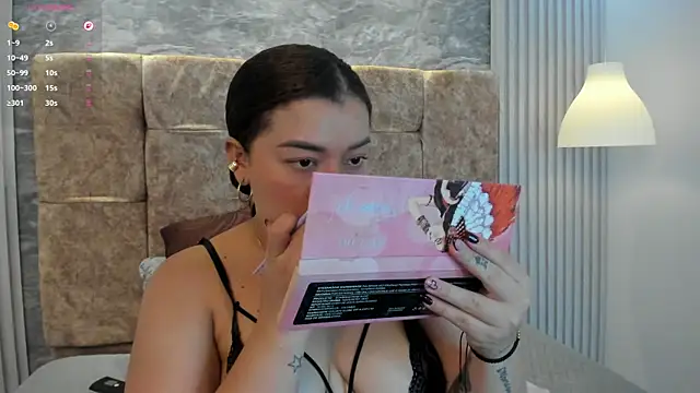 Snapshot of leilapons chatting on 23, 11, 2025 leilapons online show from 23, 11, 2025