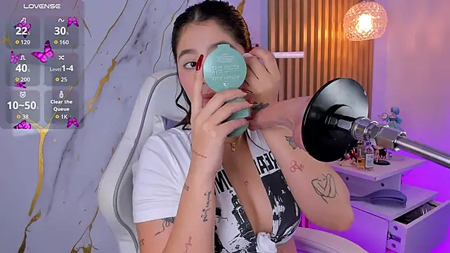 Snapshot of alissaowens_ chatting on 23, 12, 2025 alissaowens online show from 23, 12, 2025