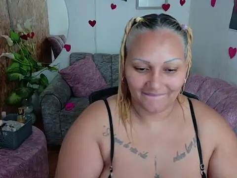 Snapshot of laleska_montenegro chatting on 5, 2, 2026 laleska montenegro online show from 5, 2, 2026