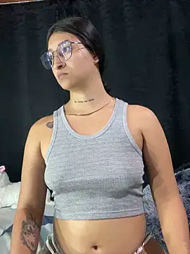 EVAH LEE  online show from 19, 9, 2025