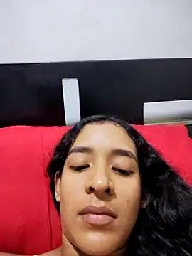 Snapshot of Amber-Sweett chatting on 1, 11, 2025 Amber-Sweett online show from 1, 11, 2025