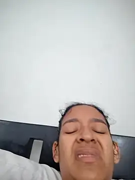 Snapshot of Amber-Sweett chatting on 6, 11, 2025 Amber-Sweett online show from 6, 11, 2025