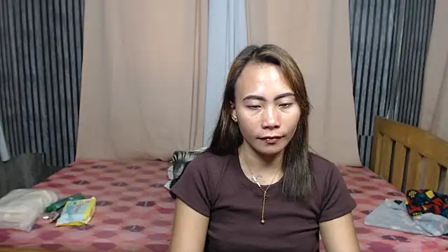 Snapshot of joanpetite chatting on 12, 10, 2025 joanpetite online show from 12, 10, 2025