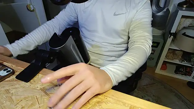 Snapshot of BenReich chatting on 14, 11, 2025 BenReich online show from 14, 11, 2025