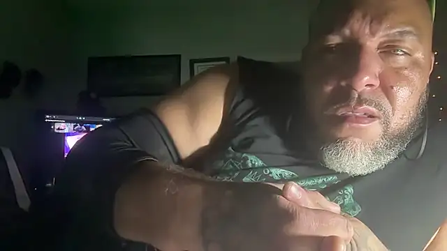 Snapshot of TheGreenEyedBear chatting on 1, 8, 2026 TheGreenEyedBear online show from 1, 8, 2026