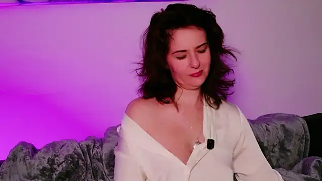 Witch in Silk online show from 11, 1, 2026