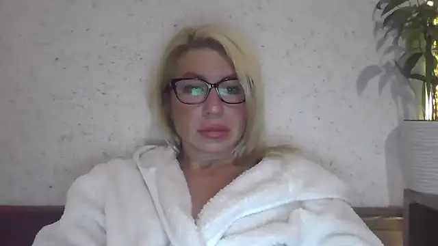 fox red lady7 online show from 16, 10, 2025