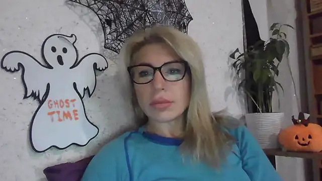 fox red lady7 online show from 27, 10, 2025