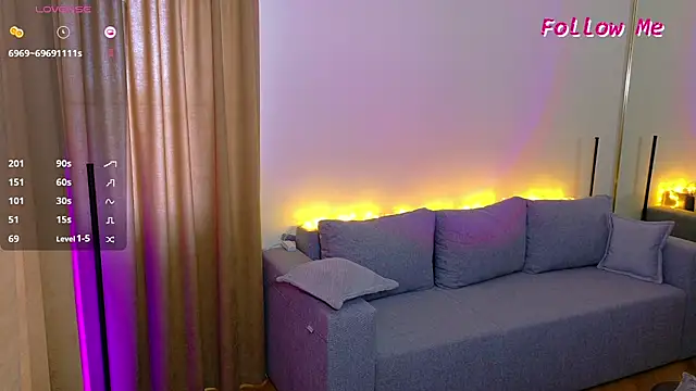 LightKisss online show from 3, 11, 2025