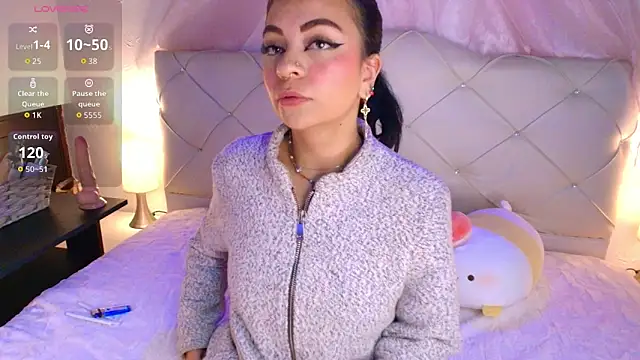 Snapshot of Cherrylionn chatting on 4, 2, 2026 Cherrylionn online show from 4, 2, 2026