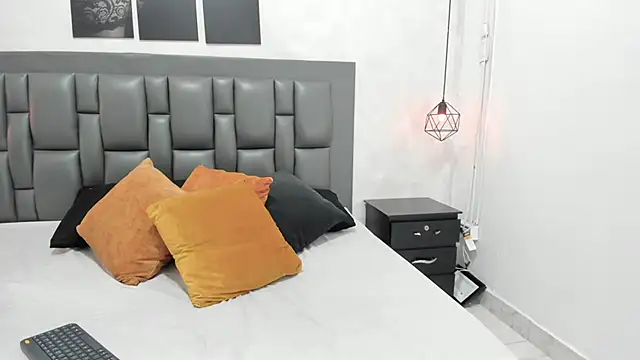 dakota roussee online show from 25, 6, 2026
