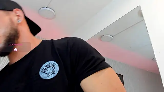 Snapshot of dylan_jacobx chatting on 27, 4, 2026 dylan jacobx online show from 27, 4, 2026