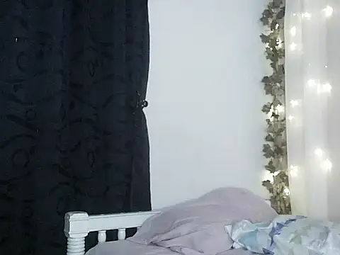 Snapshot of lishainparis18 chatting on 20, 11, 2025 lishainparis18 online show from 20, 11, 2025