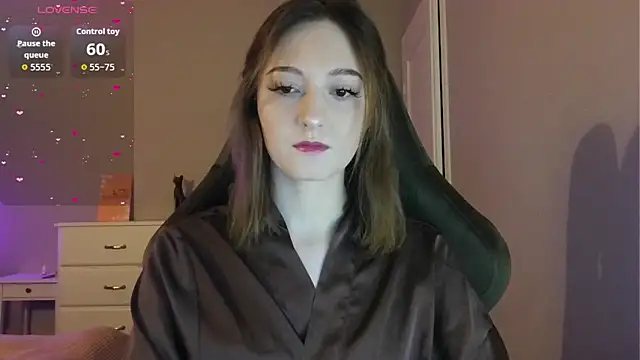 white liillyy online show from 14, 4, 2026