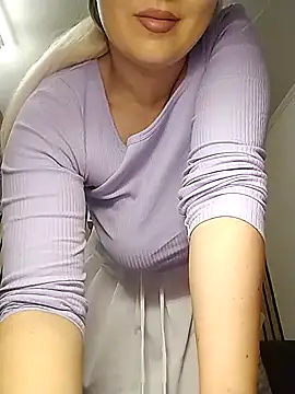 Snapshot of Mayaaaaaa_ chatting on 27, 11, 2025 Mayaaaaaa online show from 27, 11, 2025