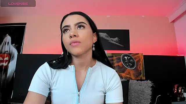 Snapshot of ScarletTorres chatting on 21, 10, 2025 ScarletTorres online show from 21, 10, 2025