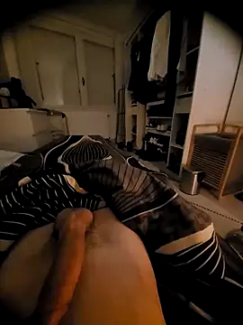 Snapshot of Henz007 chatting on 5, 4, 2026 Henz007 online show from 5, 4, 2026