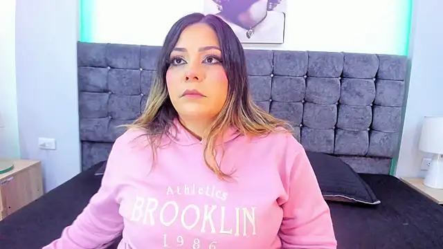 isabella horney  online show from 16, 12, 2025