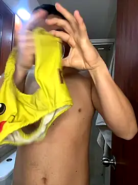 Snapshot of Kurtxxx22 chatting on 6, 10, 2025 Kurtxxx22 online show from 6, 10, 2025